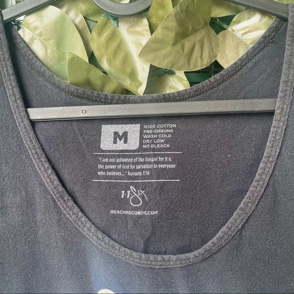 Tank - Picture 2 of 2